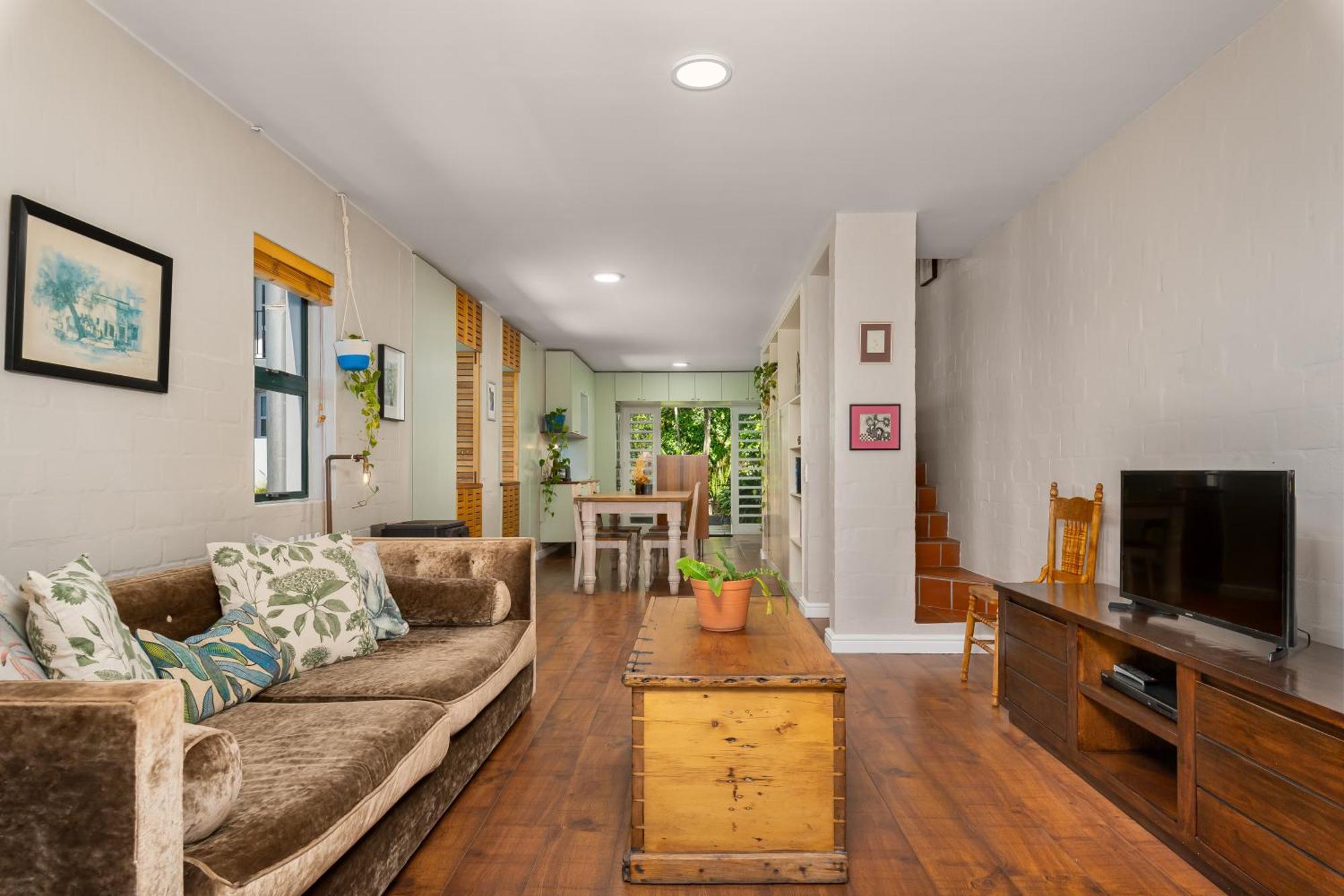 Apartment 8 Loader Street *