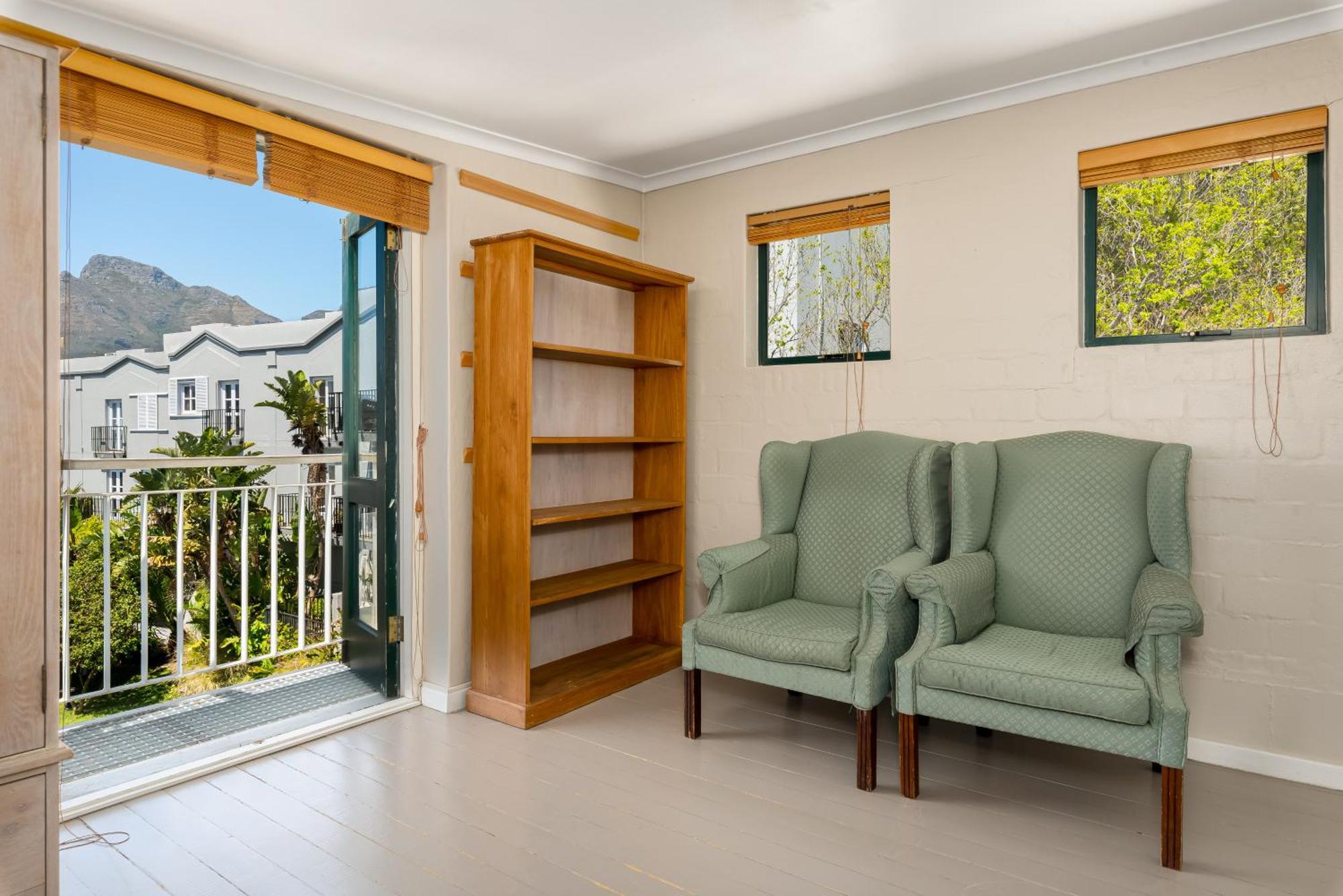 8 Loader Street * Cape Town
