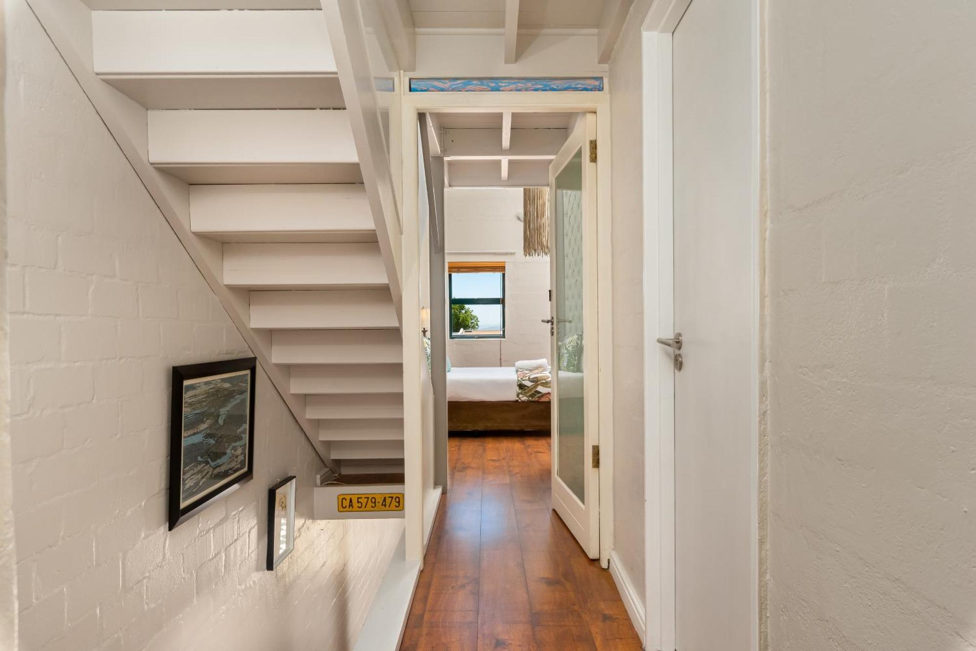 Apartment 8 Loader Street *