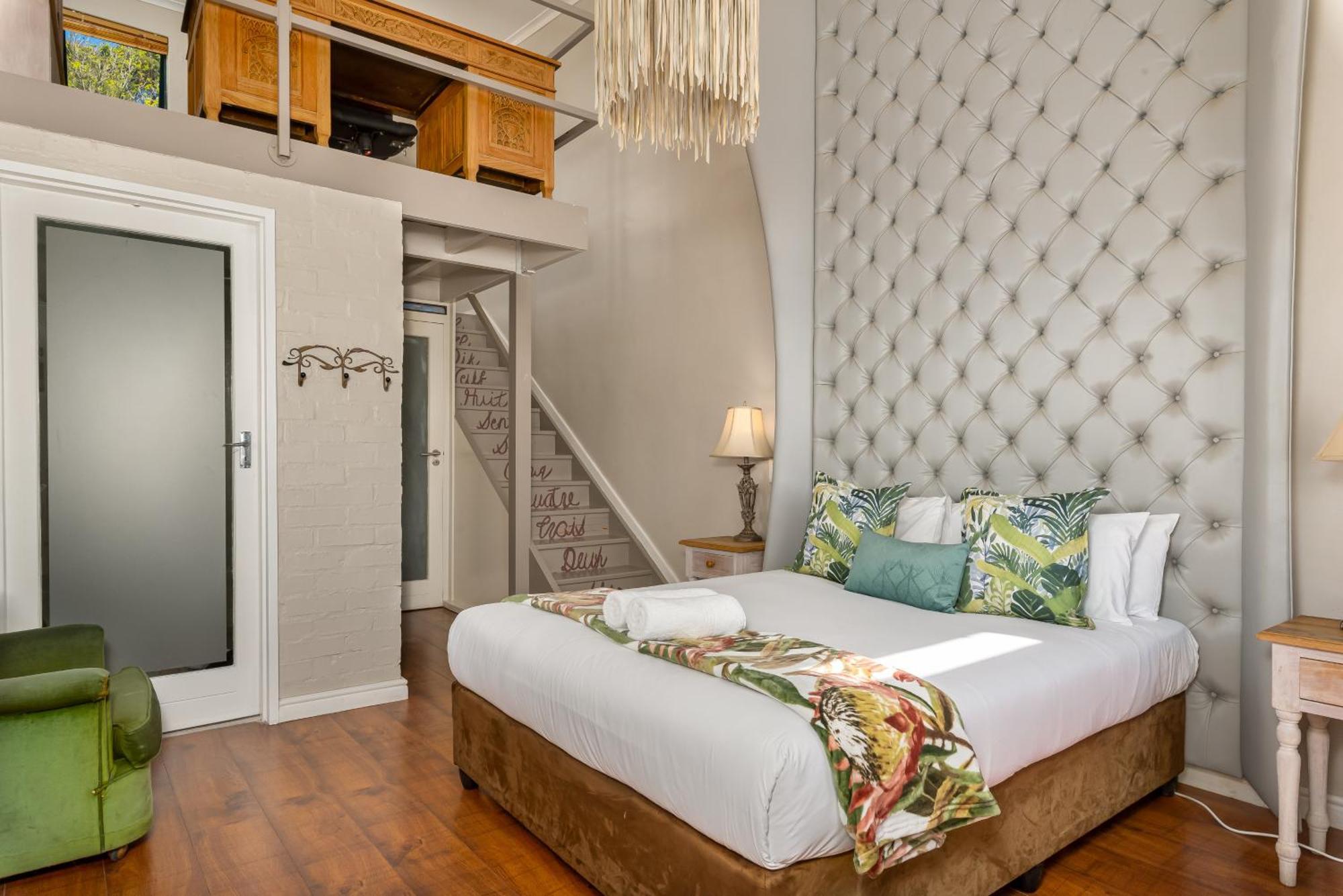 8 Loader Street * Cape Town