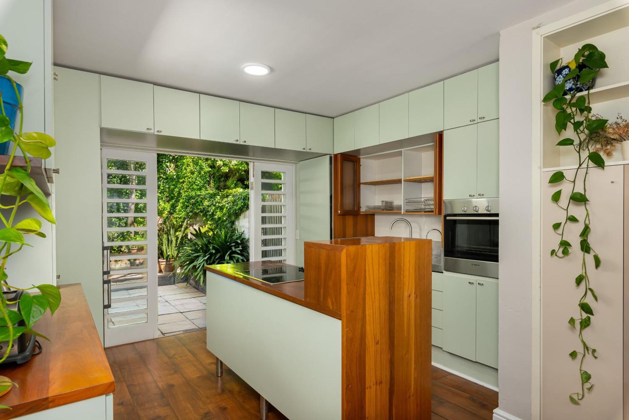 8 Loader Street Apartment